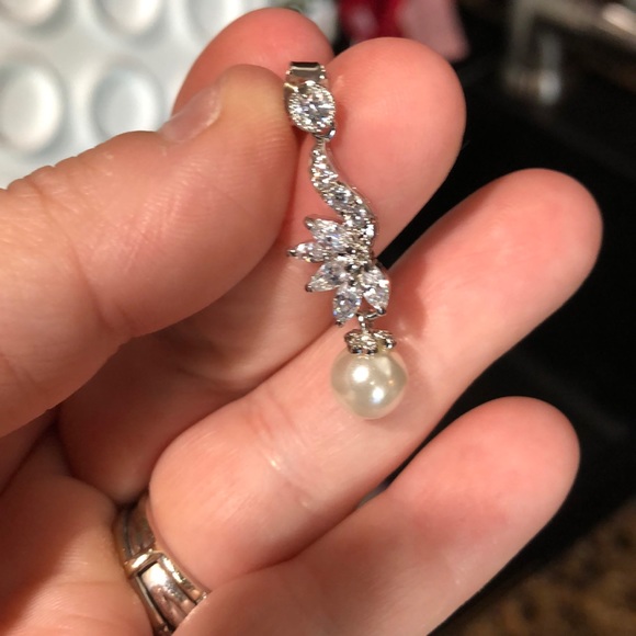 Violets Blue CZ Pearl Earrings Wedding Bridal - Picture 4 of 4